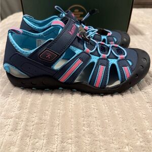 NEW Kamik Big Kid Size 6 Crab Sandals